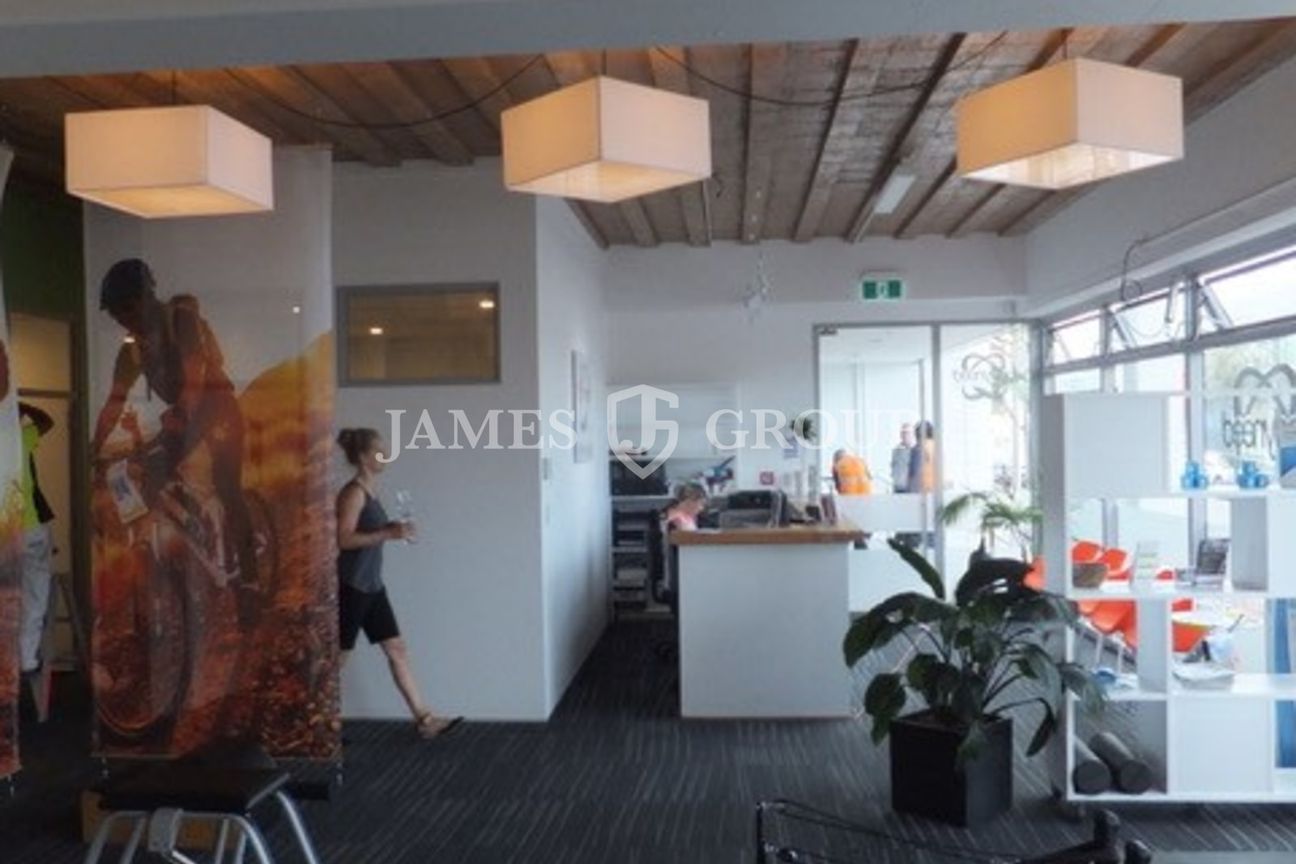 GREY LYNN OFFICE WITH PROFILE - Aanzicht 4