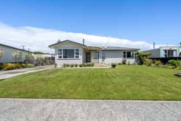 3 Carlyle Street, Tuatapere