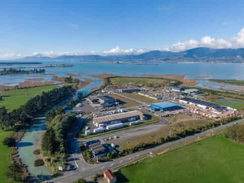 Large 2,179sqm warehouse with 3,000sqm yard