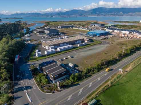 Large 2,179sqm warehouse with 3,000sqm yard