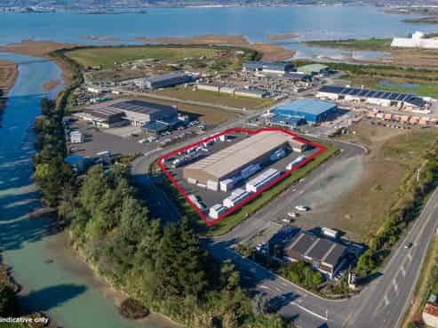 Large 2,179sqm warehouse with 3,000sqm yard
