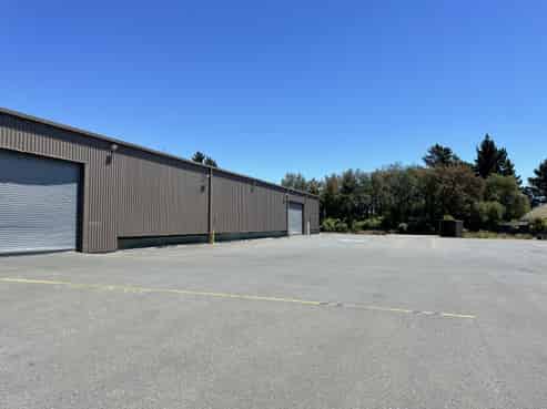 Large 2,179sqm warehouse with 3,000sqm yard