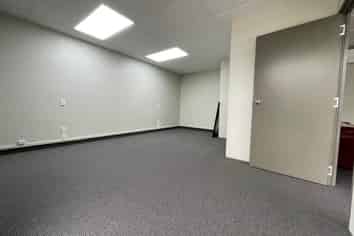 FIRST FLOOR OFFICE SPACE - 50M² TO 180M² OPTIONS
