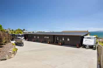 17C Eagles Way, Cable Bay