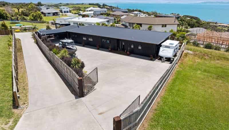 17C Eagles Way, Cable Bay