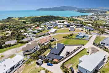 17C Eagles Way, Cable Bay