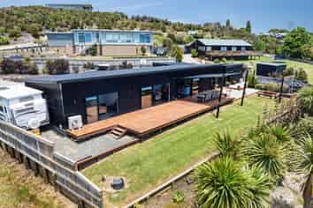 17C Eagles Way, Cable Bay