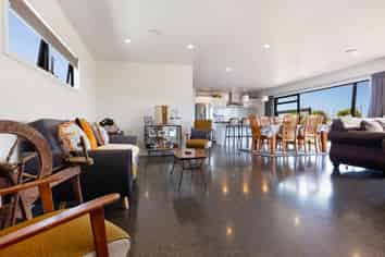17C Eagles Way, Cable Bay