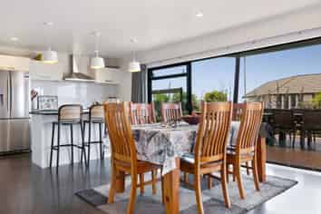 17C Eagles Way, Cable Bay