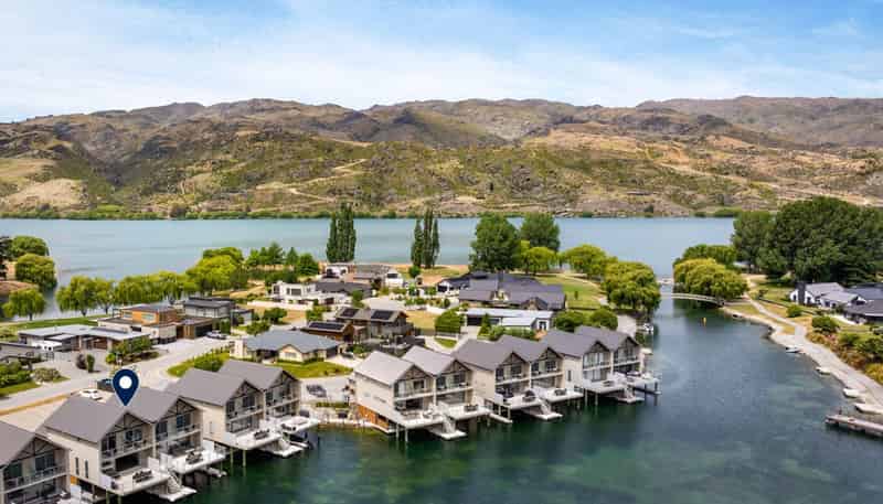 10A Foster Place, Cromwell