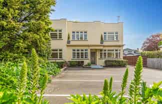 186 Fitzherbert Avenue, West End