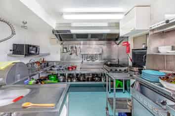 186 Fitzherbert Avenue, West End