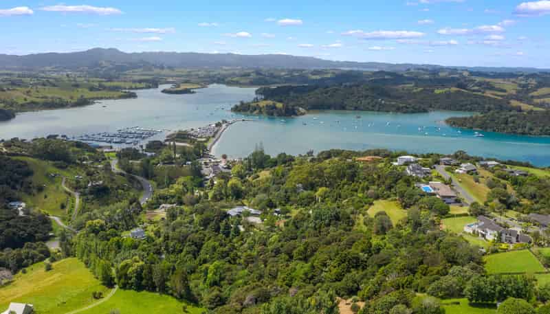 26 Brick Bay Drive, Sandspit