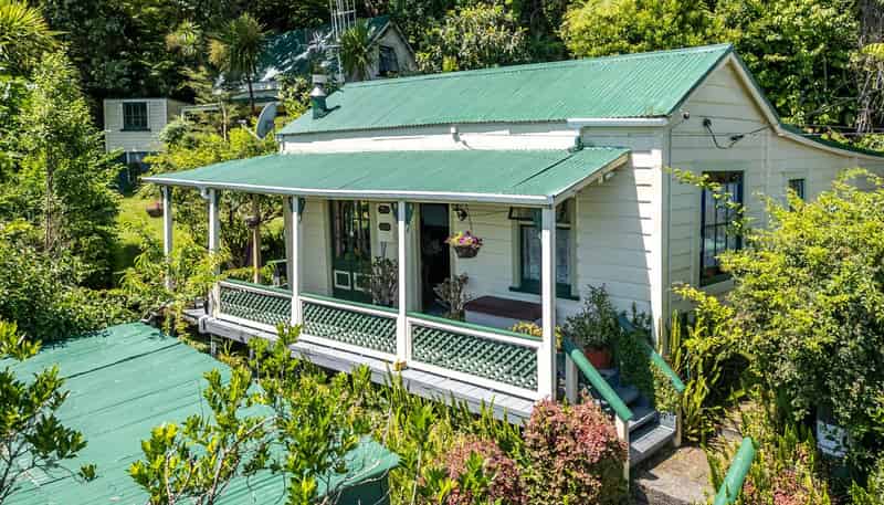 80 Oxford Terrace, Coromandel