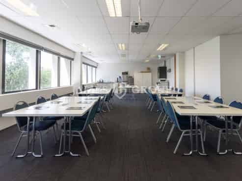 230m² Office with Parking in Central Ellerslie