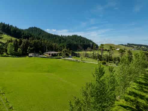1325 Paparoa-Oakleigh Road, Paparoa