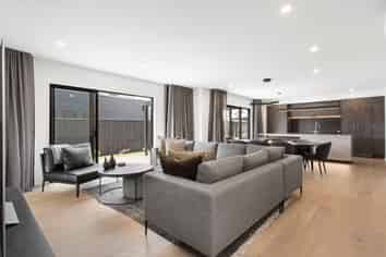 21 Walter Case Drive, Harewood
