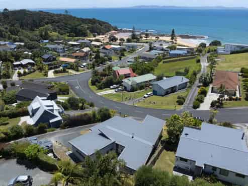 11 Dudley Crescent, Cable Bay