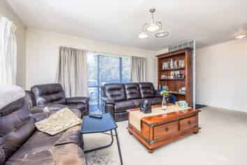 9 Crail Court, Totara Heights