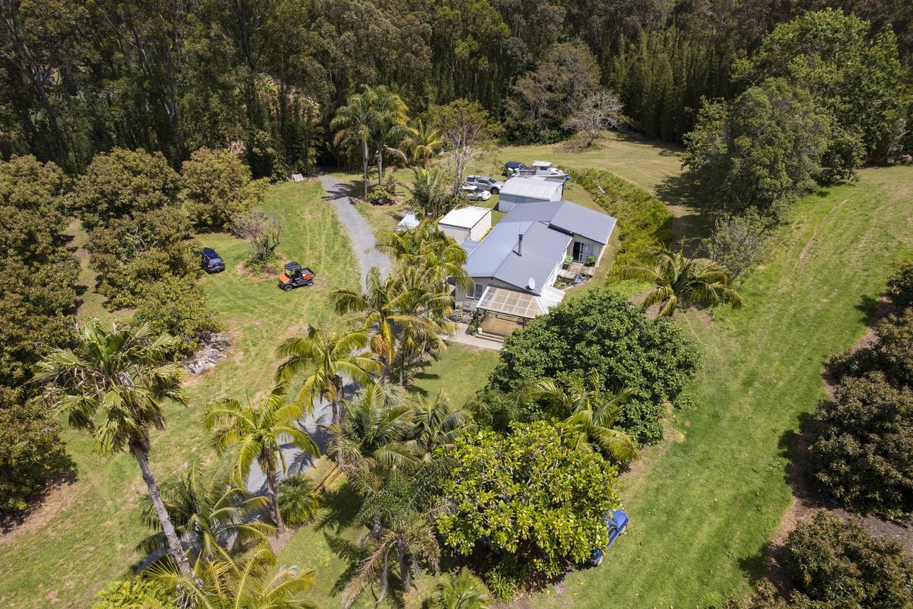 Versatile Orchard & Exceptional Lifestyle Property - Vaade 2