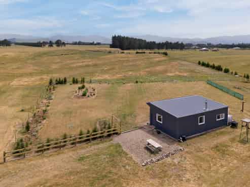 260E Foothills Road, Okuku