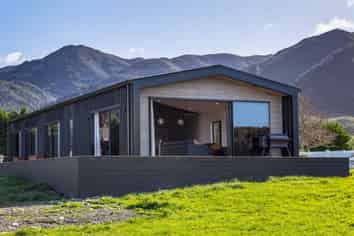 52 Cross Creek Road, Western Lake