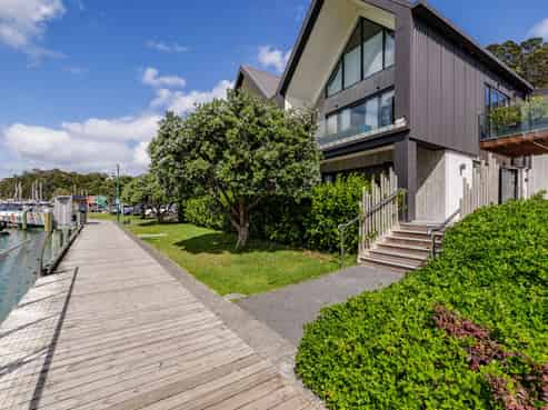 Opua Marina Waterfront – Café or Offices
