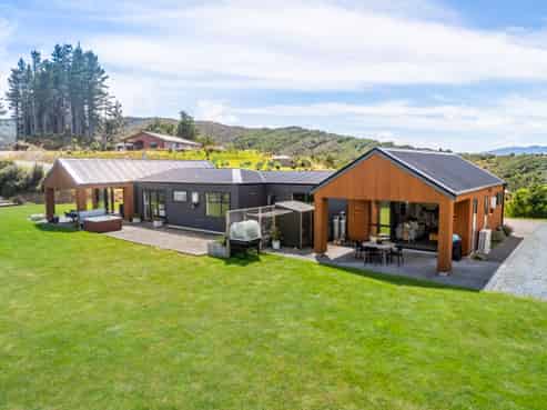46 Crest Road, Akatarawa