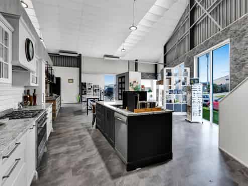Warehouse with showroom in Waiwhakaiho