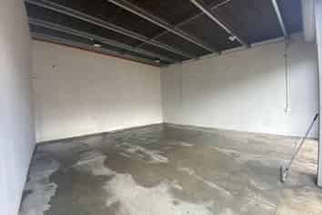 Lease this Storage Unit/Mini Warehouse  