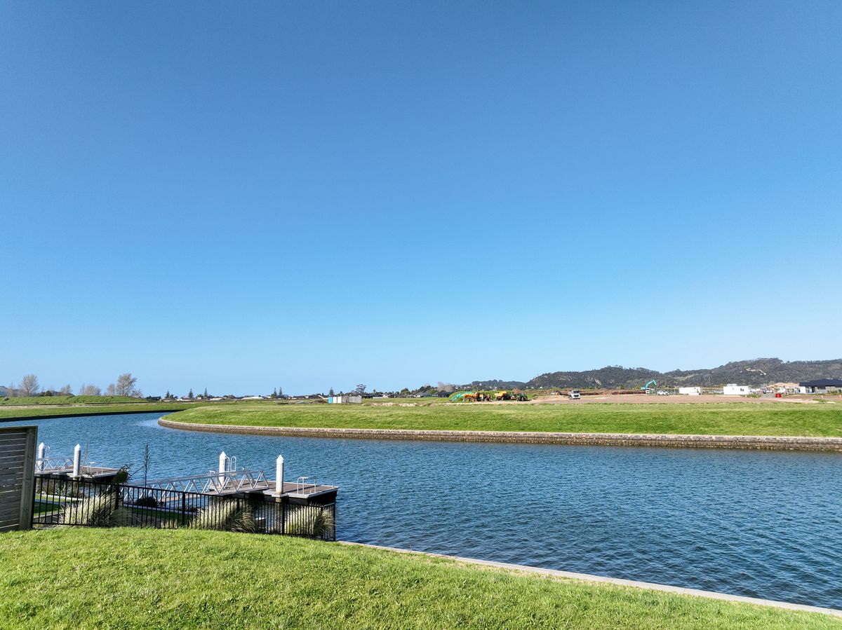Waterfront Section with House Plans – pohled 4