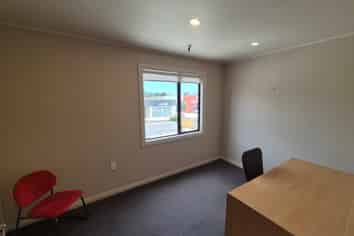 Level 1 Office - Ihakara Street Gem