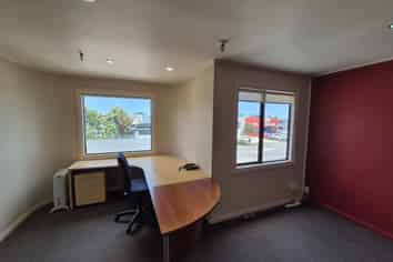 Level 1 Office - Ihakara Street Gem