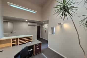 Level 1 Office - Ihakara Street Gem
