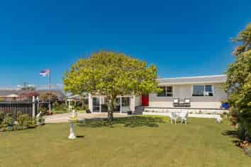 17 Ngahue Crescent, Carters Beach