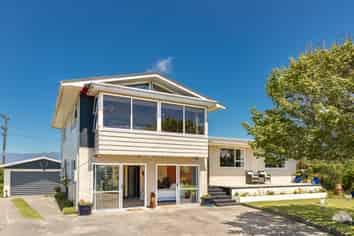 17 Ngahue Crescent, Carters Beach