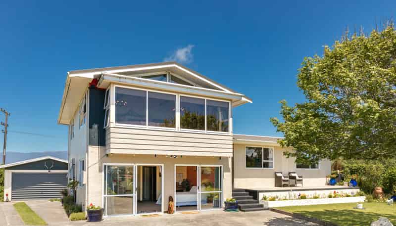 17 Ngahue Crescent, Carters Beach