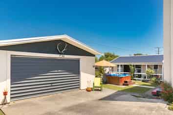 17 Ngahue Crescent, Carters Beach