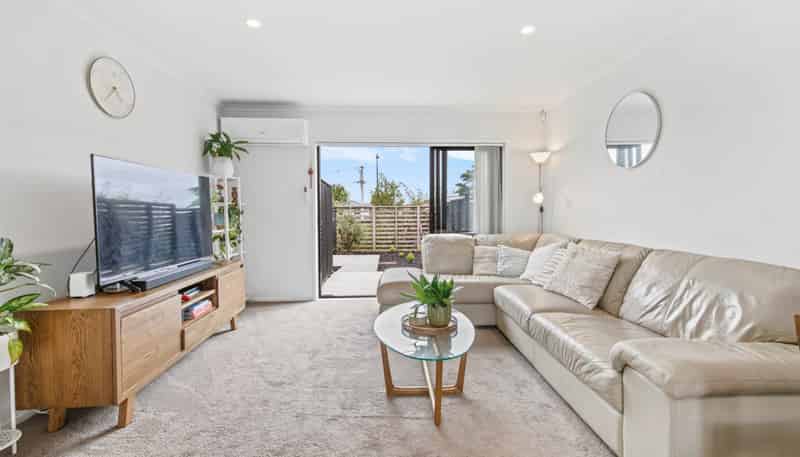 30A Biplane Street, Takanini