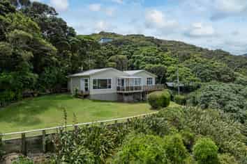 14 Garden Road, Piha
