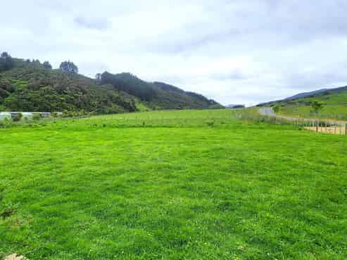 13 Robertson Close, Manakau