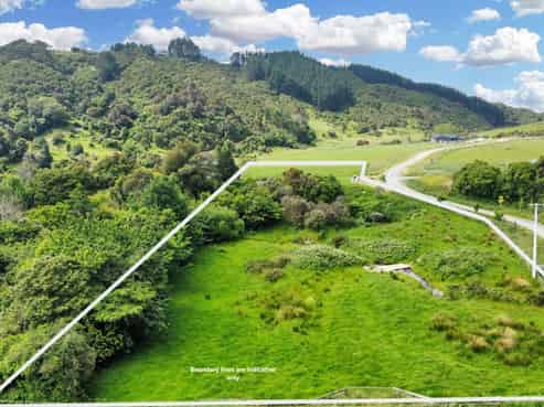 13 Robertson Close, Manakau