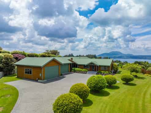 8 Cameron Drive, Acacia Bay