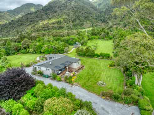 2147 Lake Brunner Road, Moana / Lake Brunner