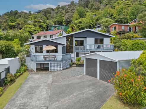 8 Gallagher Drive, Tairua