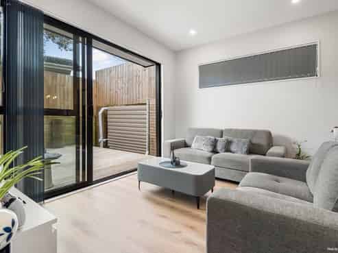 8B Hobart Crescent, Wattle Downs