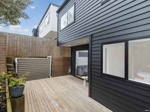 8B Hobart Crescent, Wattle Downs