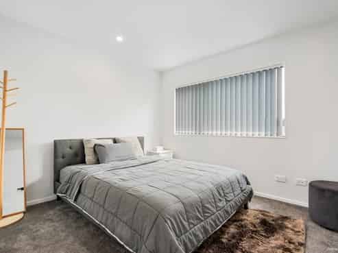 8B Hobart Crescent, Wattle Downs