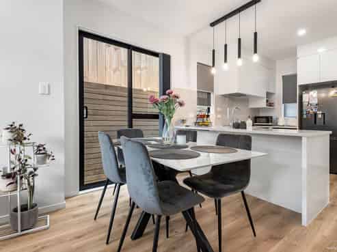 8B Hobart Crescent, Wattle Downs