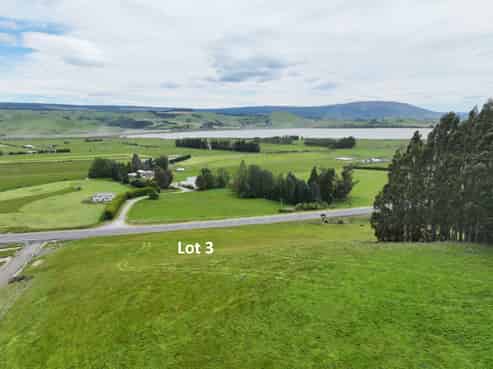 990B Waihola Highway, Waihola